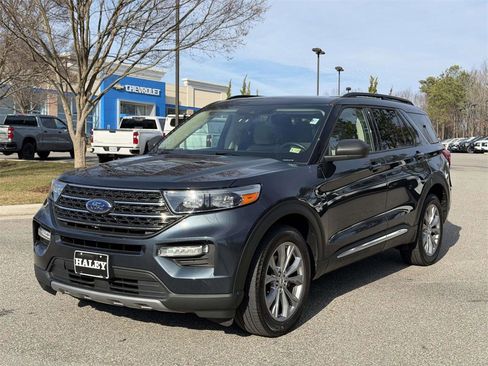 Used 2022 Ford Explorer XLT w/ Equipment Group 202A image 24