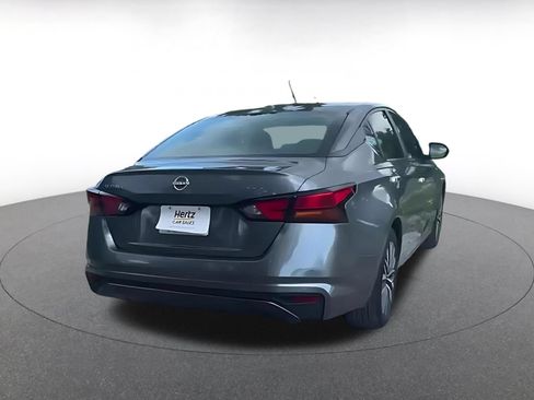 Used 2025 Nissan Altima 2.5 SV FWD image 14
