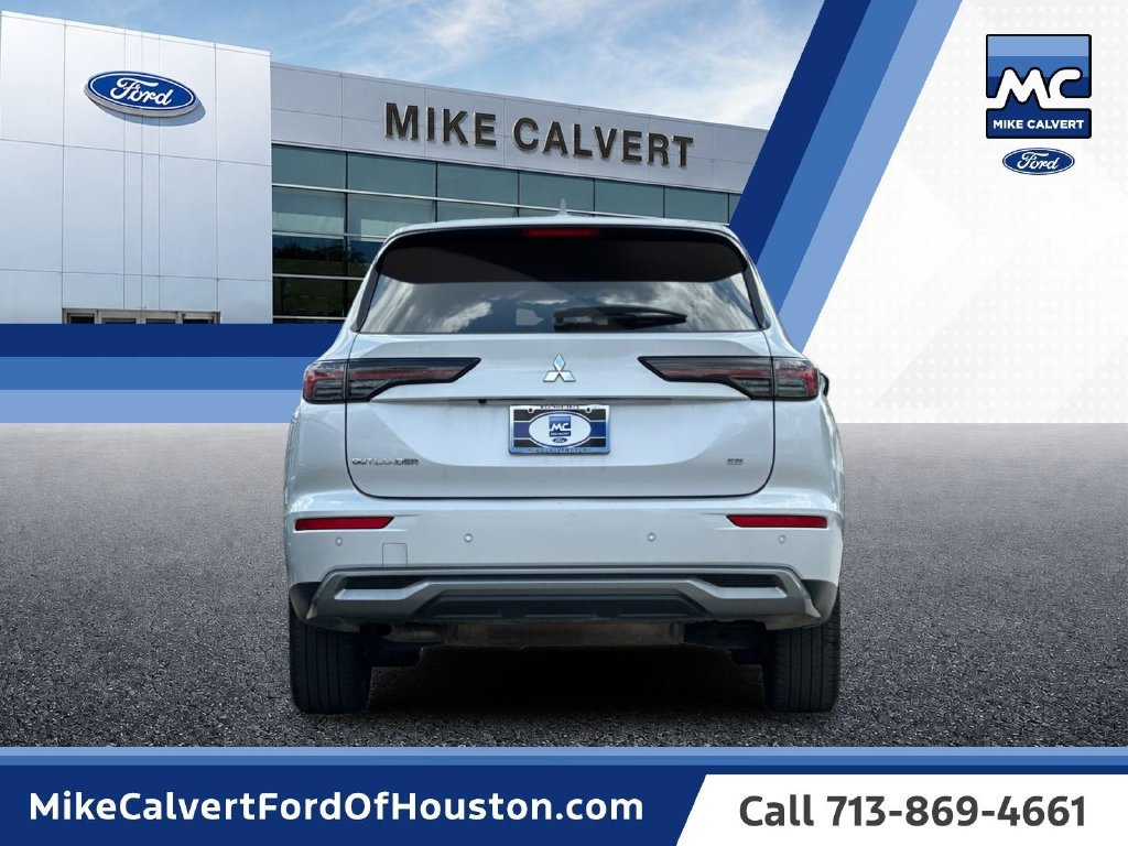 Used 2025 Mitsubishi Outlander SE FWD image 4