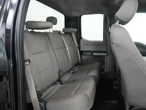 Used 2015 Ford F150 XLT AWD/4WD image 12