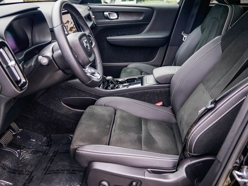 Used 2023 Volvo C40 P8 Recharge Plus w/ Protection Package Premier image 20