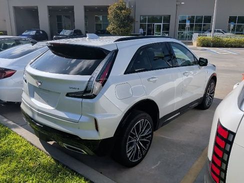 Used 2024 Cadillac XT4 Sport w/ Active Safety Package FWD image 3