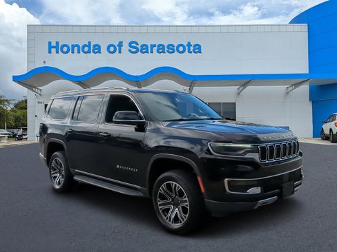 Used 2022 Jeep Wagoneer Series III w/ Flexible Seating Group image 1