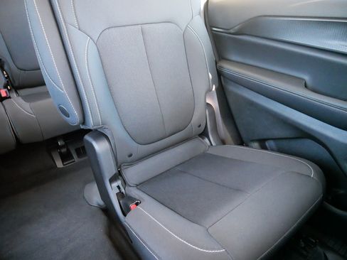 Used 2023 Jeep Grand Cherokee L Laredo w/ Luxury Tech Group I image 14