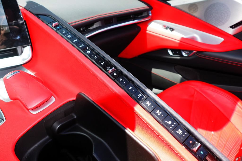 Used 2020 Chevrolet Corvette Stingray Preferred Cpe w/ 2LT Preferred Equipment Group RWD image 34