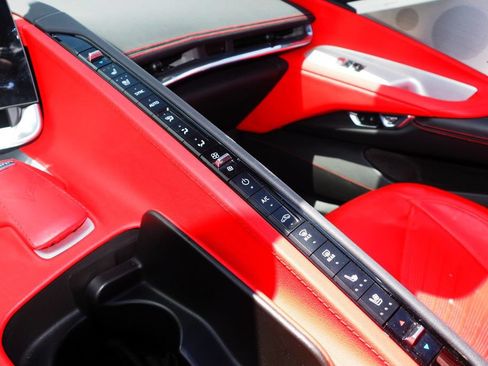 Used 2020 Chevrolet Corvette Stingray Preferred Cpe w/ 2LT Preferred Equipment Group RWD image 34