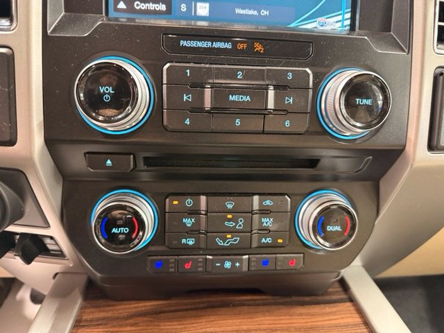 Used 2017 Ford F150 Lariat w/ Equipment Group 502A Luxury AWD/4WD image 13