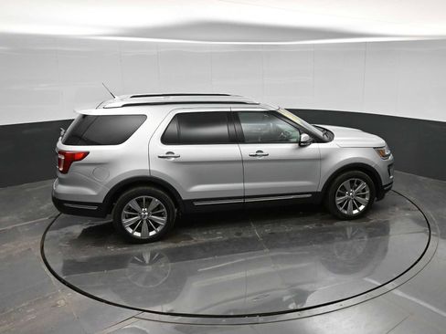 Used 2018 Ford Explorer Limited image 29