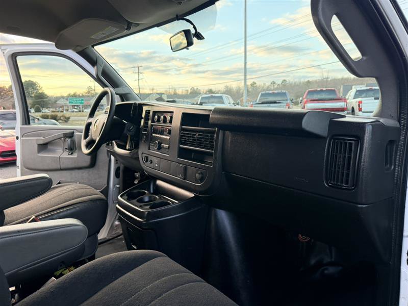Used 2019 GMC Savana 2500 w/ Driver Convenience Package RWD image 12