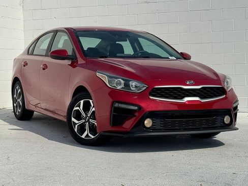 Used 2020 Kia Forte LXS FWD image 2