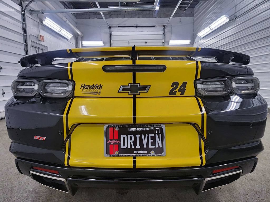 Used 2020 Chevrolet Camaro SS RWD image 13