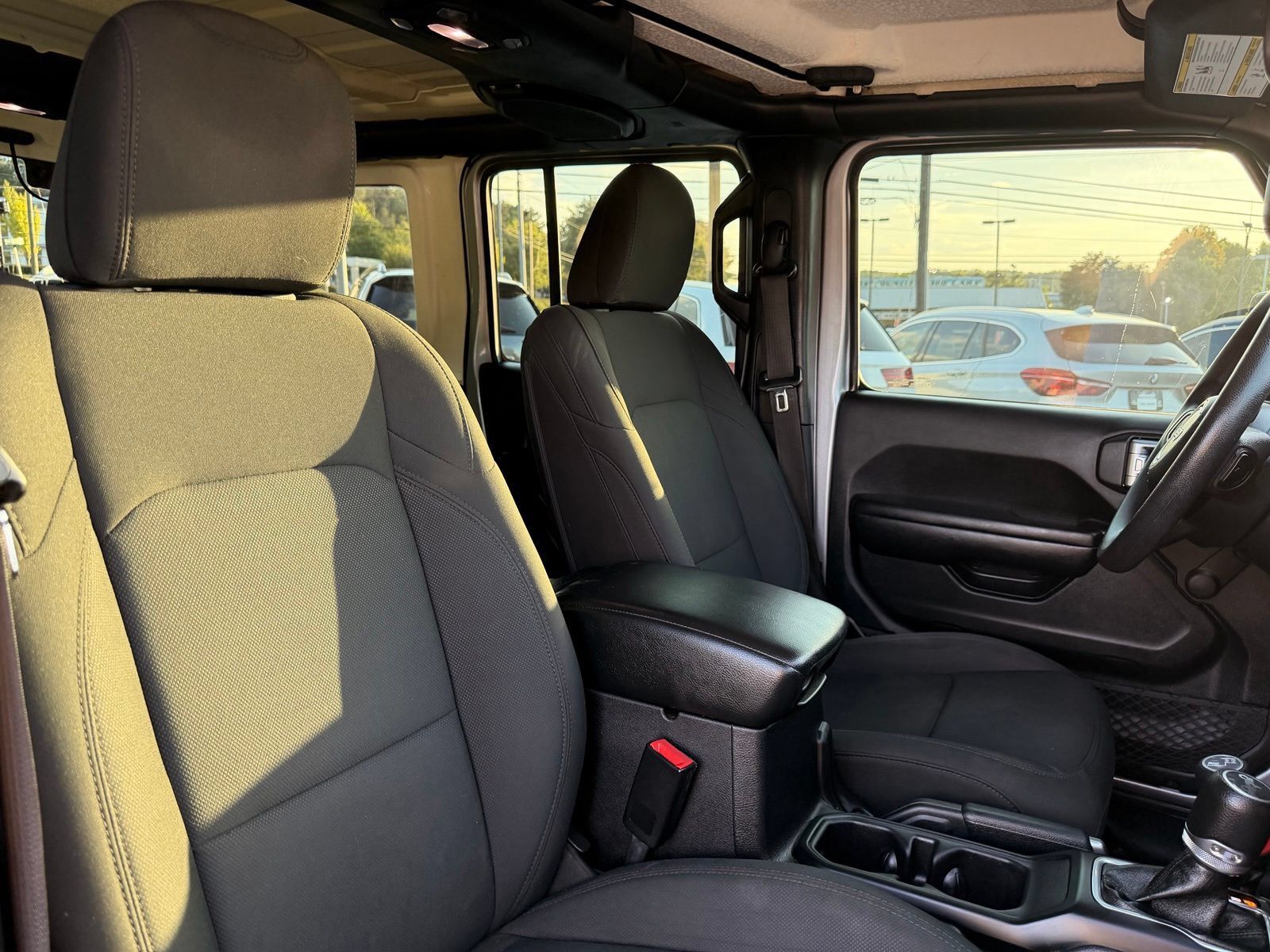 Used 2018 Jeep Wrangler Unlimited Sport AWD/4WD image 34