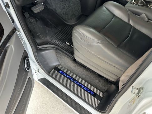 Used 2020 Chevrolet Express 2500 w/ Enhanced Convenience Package RWD image 24