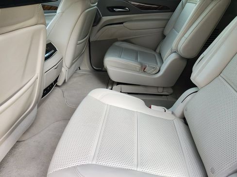 Used 2024 Cadillac Escalade ESV Sport Platinum AWD/4WD image 29