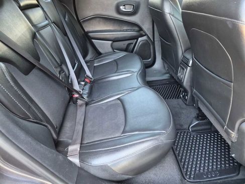 Used 2019 Jeep Compass Latitude AWD/4WD image 18