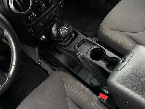 Used 2016 Jeep Wrangler Sahara w/ Connectivity Group AWD/4WD image 21