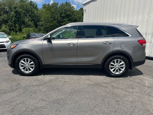 Used 2016 Kia Sorento FWD w/ LX Convenience Package image 9