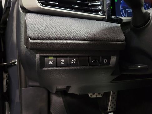 Used 2025 Toyota Camry SE image 22