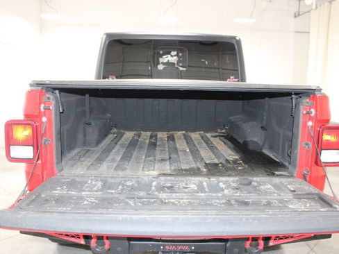 Used 2021 Jeep Gladiator Overland w/ Trailer Tow Package AWD/4WD image 21