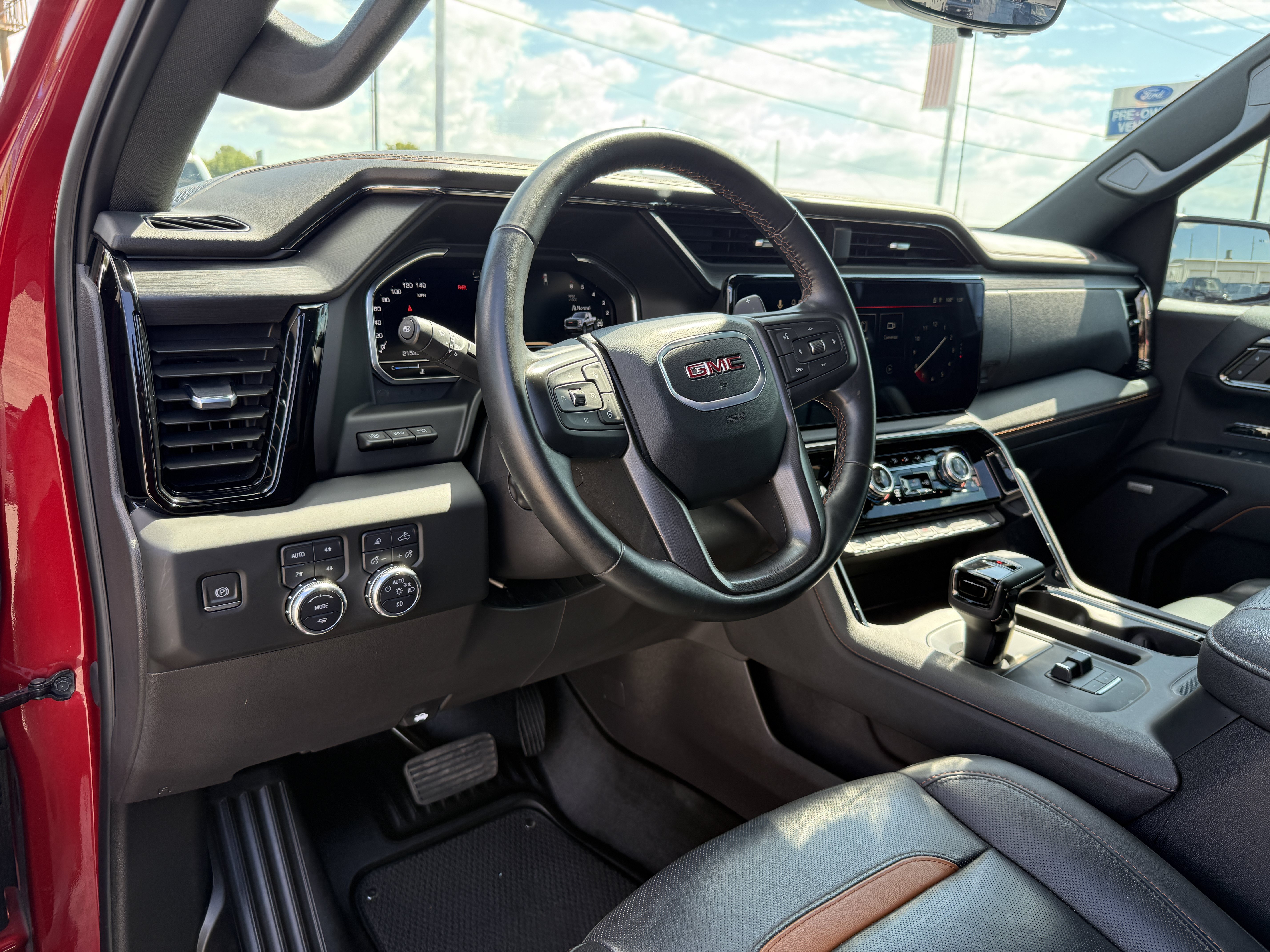Used 2024 GMC Sierra 1500 AT4 w/ Technology Package AWD/4WD image 13