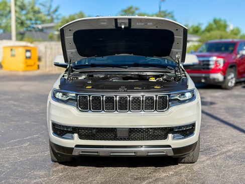 Used 2022 Jeep Wagoneer Series III w/ Premium Group I AWD/4WD image 40