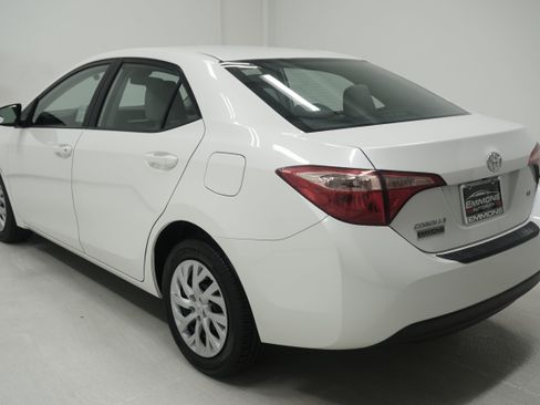 Used 2017 Toyota Corolla LE FWD image 6