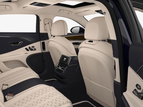 Used 2025 Bentley Flying Spur Plug-In Hybrid image 8