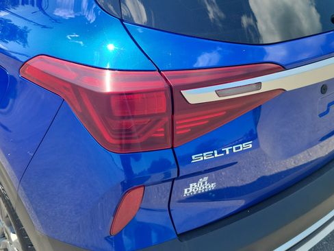 Used 2021 Kia Seltos S FWD image 11