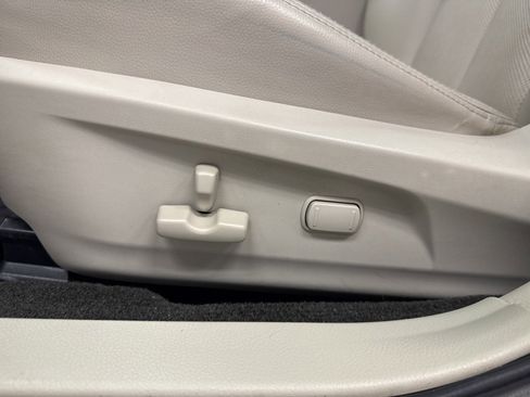 Used 2014 Subaru Outback 2.5i Limited w/ Moonroof Package image 9