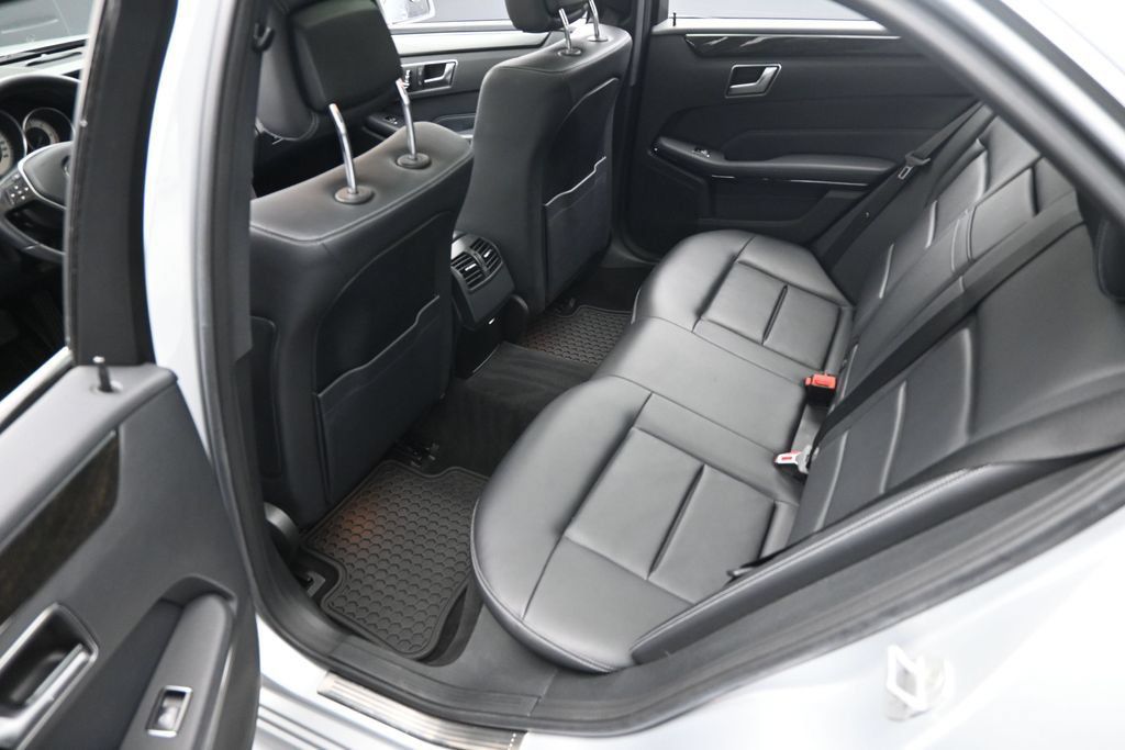Used 2014 Mercedes-Benz E 250 BlueTEC Sedan image 14