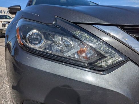 Used 2017 Nissan Altima 2.5 SL w/ 2.5 Technology Package image 10