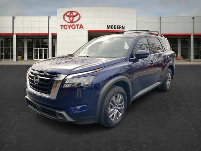 Used 2024 Nissan Pathfinder SV w/ SV Premium Package