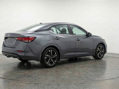 Used 2025 Nissan Sentra SV FWD image 9