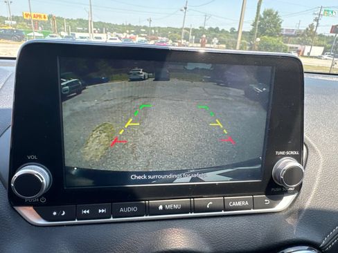Used 2024 Nissan Sentra SV FWD image 22
