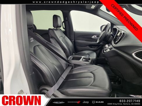 Certified 2024 Chrysler Pacifica Limited FWD image 13
