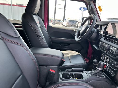 Used 2024 Jeep Wrangler Rubicon AWD/4WD image 13