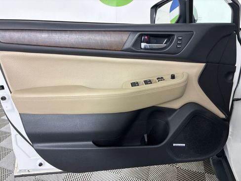 Used 2016 Subaru Outback 3.6R Limited image 12