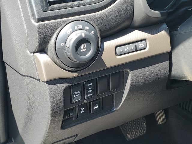 Used 2024 Nissan Titan PRO-4X w/ Pro-4x Convenience Package AWD/4WD image 10
