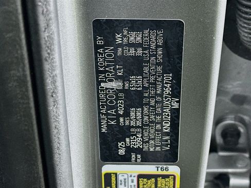 Used 2025 Kia Soul LX w/ LX Technology Package FWD image 12