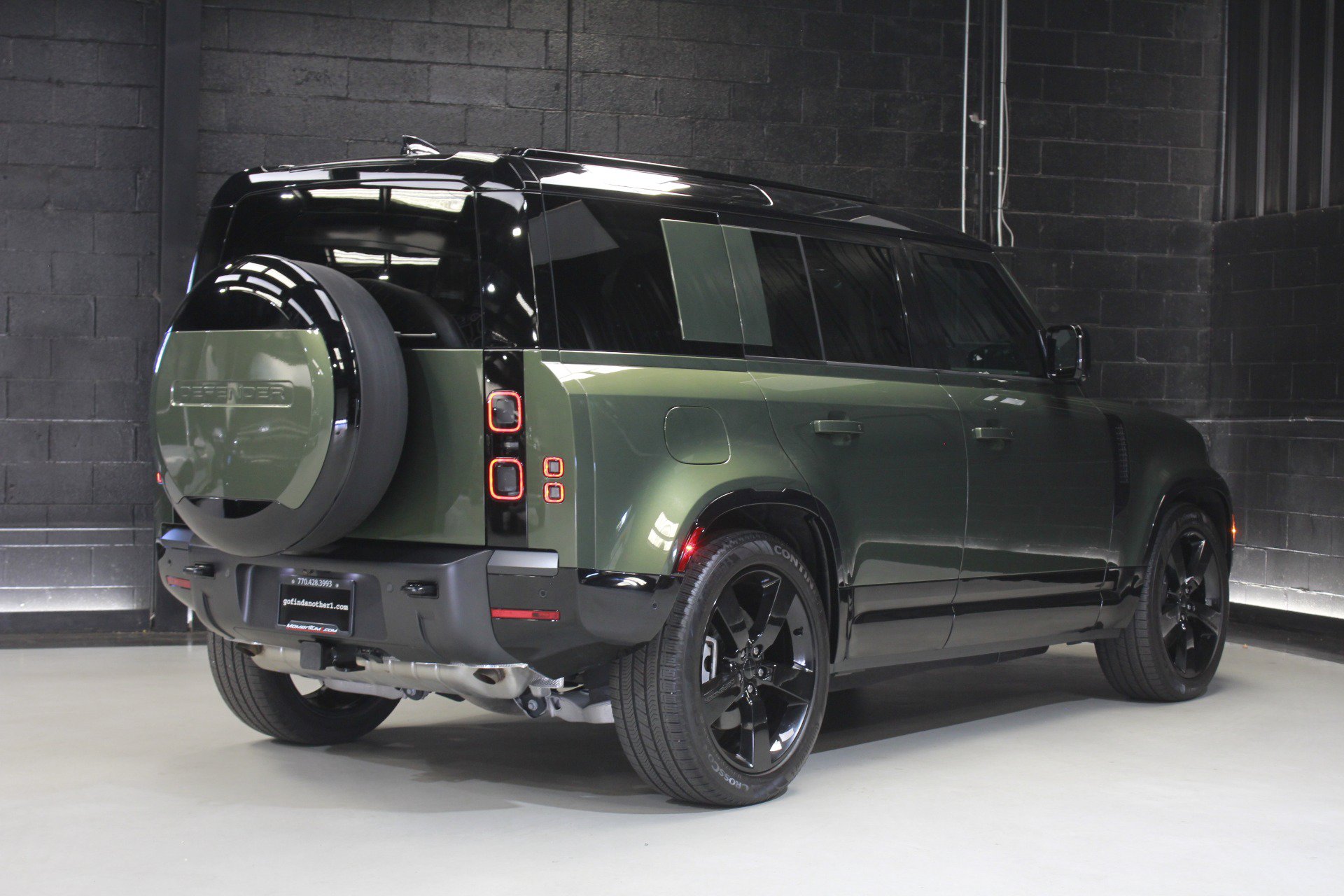 Used 2026 Land Rover Defender 110 X-Dynamic SE AWD/4WD image 19