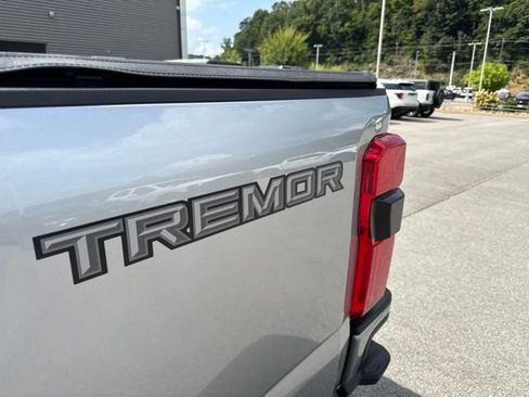 Used 2024 Ford F250 Lariat w/ Lariat Ultimate Package AWD/4WD image 13
