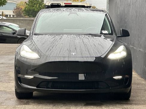 Used 2023 Tesla Model Y Long Range AWD/4WD image 10