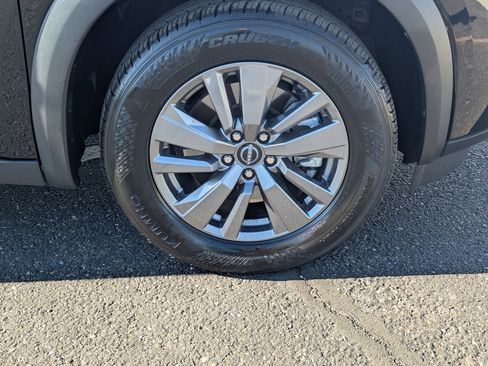 Certified 2024 Nissan Pathfinder SV image 10