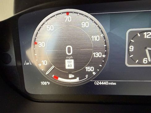 Certified 2024 Land Rover Defender 110 X-Dynamic SE AWD/4WD image 29