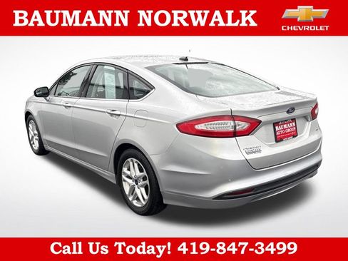 Used 2015 Ford Fusion SE FWD image 8