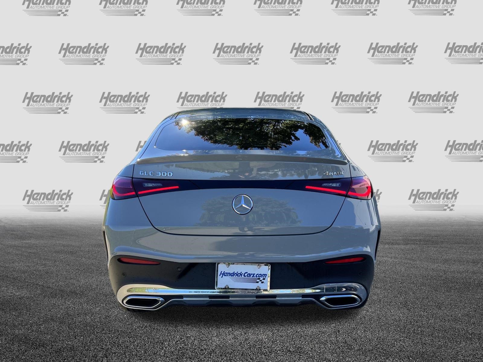 Used 2025 Mercedes-Benz GLC 300 4MATIC image 8