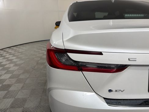 Used 2025 Toyota Camry XLE FWD image 12