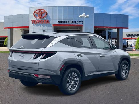 Used 2022 Hyundai Tucson Blue w/ Cargo Package AWD/4WD image 6
