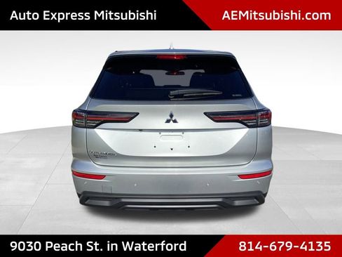New 2026 Mitsubishi Outlander ES AWD/4WD image 6