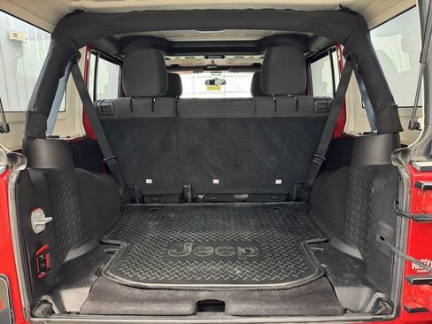 Used 2016 Jeep Wrangler Unlimited Sport w/ Connectivity Group image 21